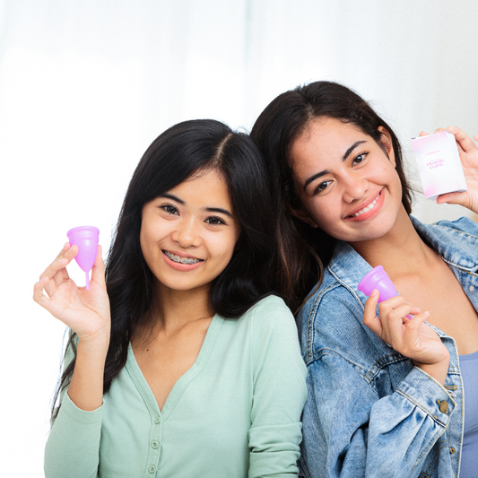 2 girls with menstrual cups